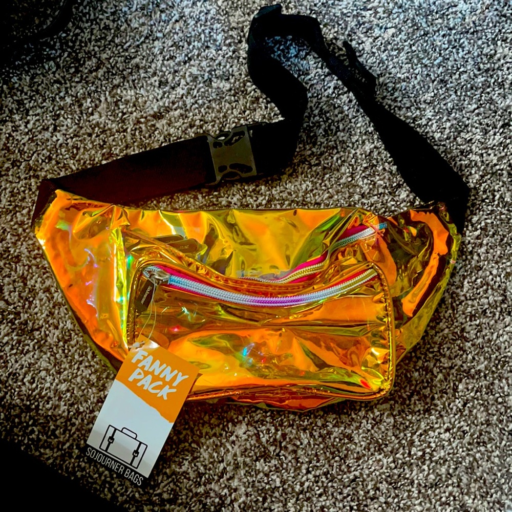 New (with tags!!)Sojourner Fanny Pack😍